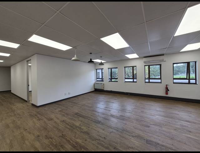 457M² OFFICE TO LET IN HYDE PARK